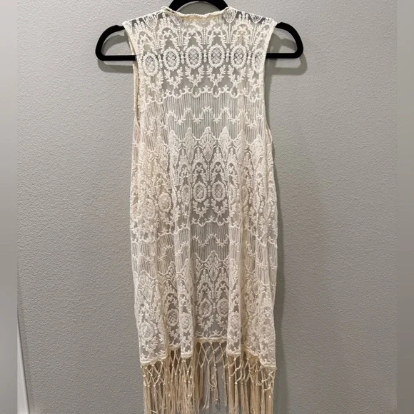 🤍 Say What? Boho Cream Crochet Lace Vest w/ Fringe – Size L - Picture 3 of 3